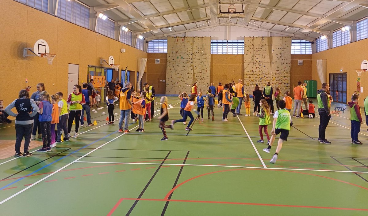 Rencontre sportive associative "athlé santé" proposée par les jeunes licenciés usep de Lieurey aux familles très impliquées, signe d'un travail de qualité et d'un climat de confiance! @MoncadaFra <a href="/usepnationale/">USEP nationale</a> <a href="/VMoreiraUSEP/">Veronique Moreira</a> <a href="/EureenNormandie/">Département de l’Eure</a> <a href="/NouetSeverine/">CPD EPS Eure</a> <a href="/Yannick274/">Yannick Déon</a> <a href="/IENVernon/">Rodrigue Pilleul</a>