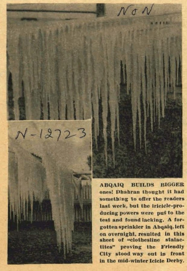 ALMISNID's tweet photo. لم يشهد سكان الخليج العربي في تاريخهم الحديث أبرد من شهر   #يناير لعام 1964م، أي قبل 60 سنة‼️

إذ ضرب منخفض قطبي عميق حوض الخليج العربي، فشكل كتلة هوائية باردة ورطبة، انخفضت معها درجة الحرارة في #البحرين لنحو (- 5 درجات) ليتجمد معه الماء، ويتشكل الصقيع على الأشجار والأحجار والأزهار، في مشهد تاريخي أبقت لنا الكاميرة عبر الصور التاريخية المشهد كما كان قبل 60 سنة،

كما انخفضت درجة الحرارة لمستوى التجمد في #الكويت وشرق #السعودية، وقيل أن الأسماك في الخليج نفق بعضها من شدة البرد .. هذا والله أعلم.