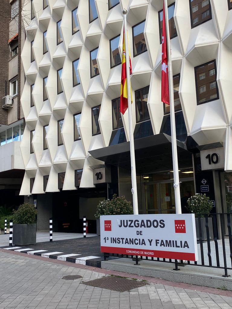 Empezamos el lunes con una ratificación de #divorcio de #mutuoacuerdo al que hemos llegado por el bienestar de un #menor de 4 años 🧒. En una #separación, los niños, siempre primero 🙏 #abogadodefamilia #familia #ruptura