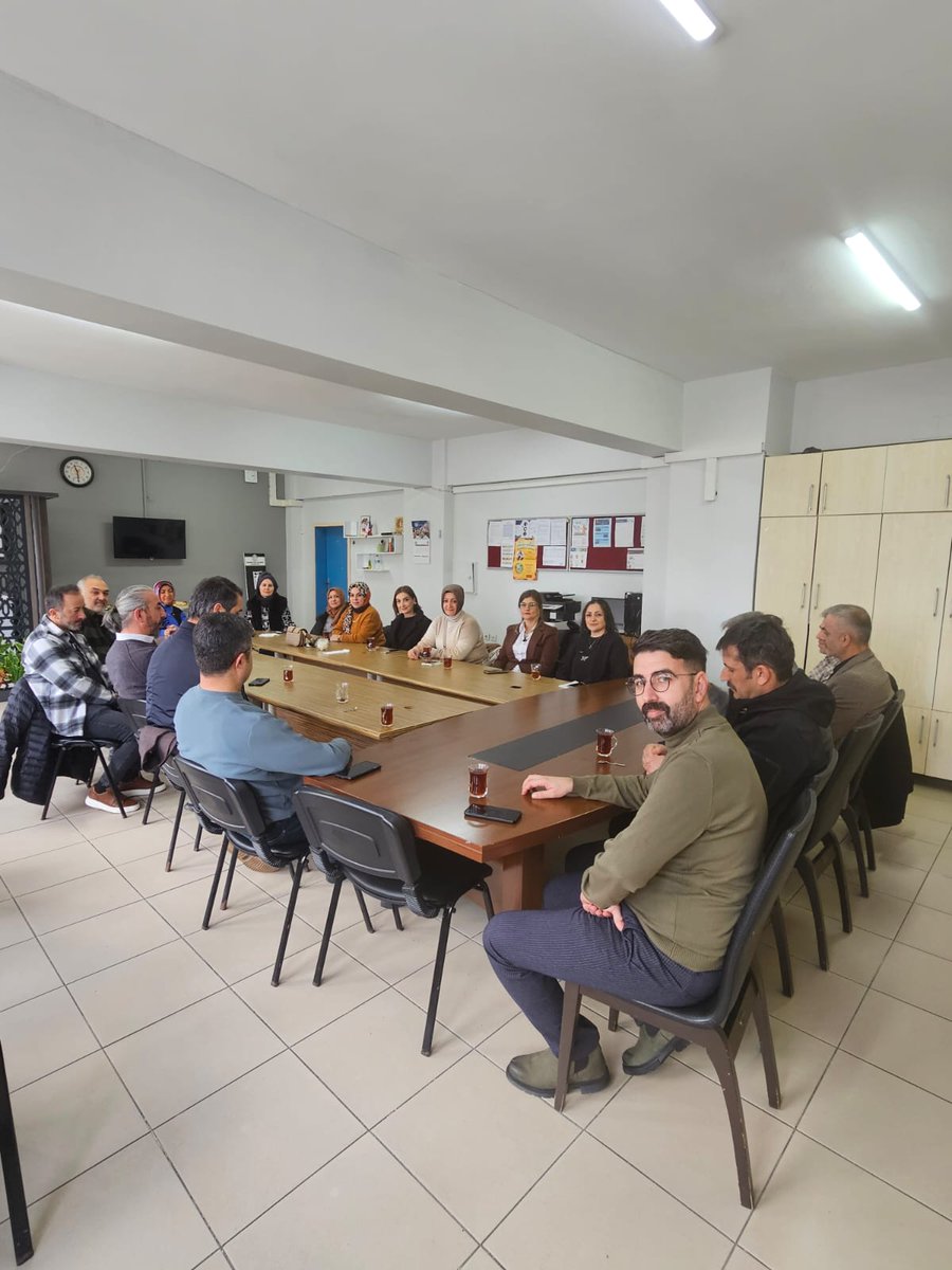 AtakumEbs's tweet photo. Eğitim Bir Sen Atakum İlçe Yönetimi olarak;İlçe Başkanımız Sn.Fırat ŞAD ve İl Başkan Vekilimiz Sn. Ömer YASAN eşliğinde dönem başı değerlendirme toplantımızı gerçekleştirdik.
Sonuçlari itibariyle hayırlara vesile olmasını temenni ederiz.🌷🌷🌷
#enbüyükgücümüzörgütlügümüz https://t.co/Rrh1m5CSek