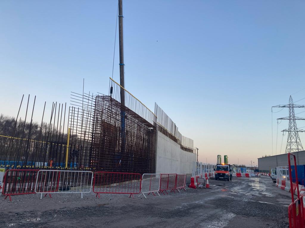 VGCGroup's tweet image. #ToolboxTalk - Asbestos Awareness ⚠️

Last week, Anna Bieda, led a toolbox talk at SL4 Saltley, educating our team about the dangers of asbestos. 

Sharing insights on where asbestos lurks, its health implications &amp;amp; ways to protect ourselves.

#VGCGroup #Health&amp;amp;Safety #Safety