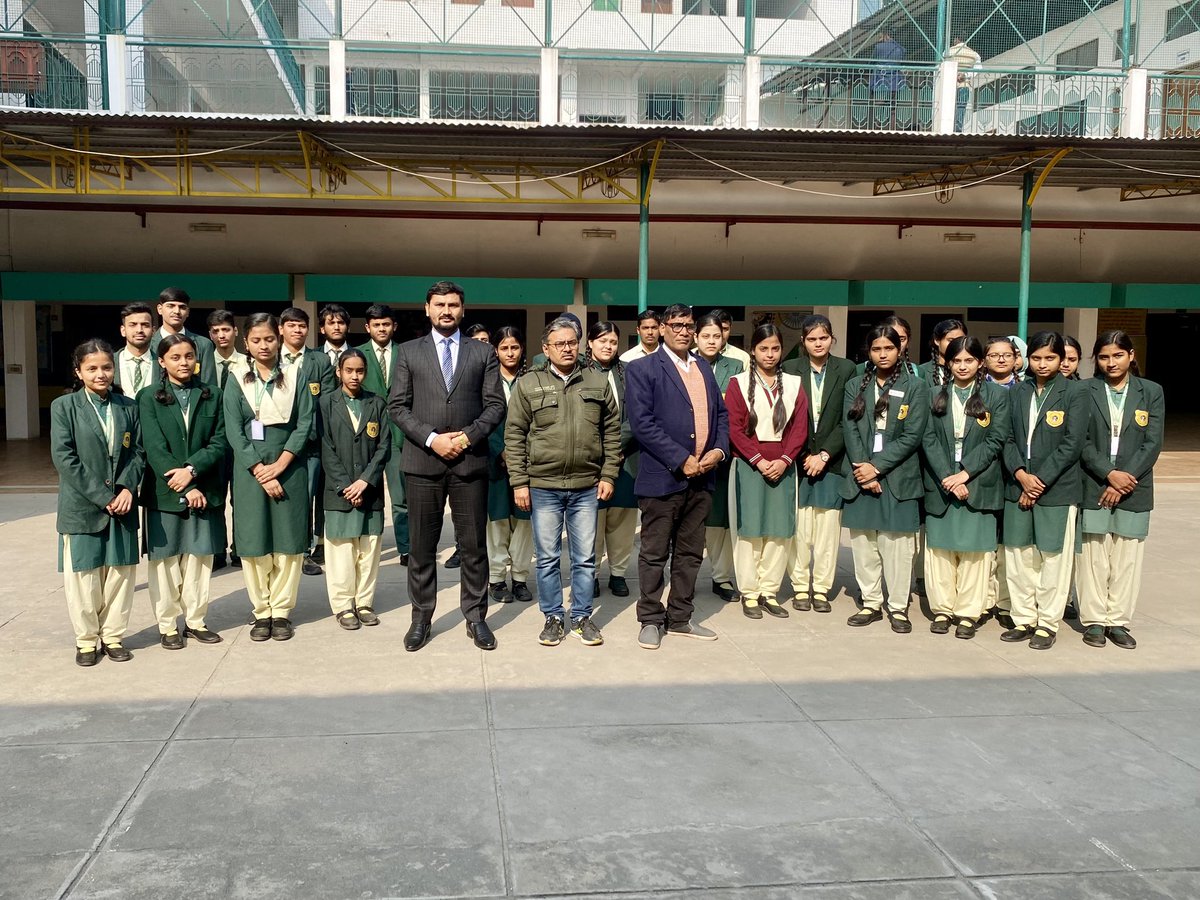 imrajnishmishra's tweet photo. Rajnish Mishra as a CBSE EXTERNAL EXAMINER for the subject ECONOMICS (030) at the GREEN VIEW PUBLIC SCHOOL BHADOHI
Thanks to Observer Sir (JNV GYANPUR), Principal Sir and Internal Subject Teacher (GVPS) for the coordination.
Date: 29/01/2024 cont…
#cbse #cbseboard #cbseschool https://t.co/EOBXWomjdc