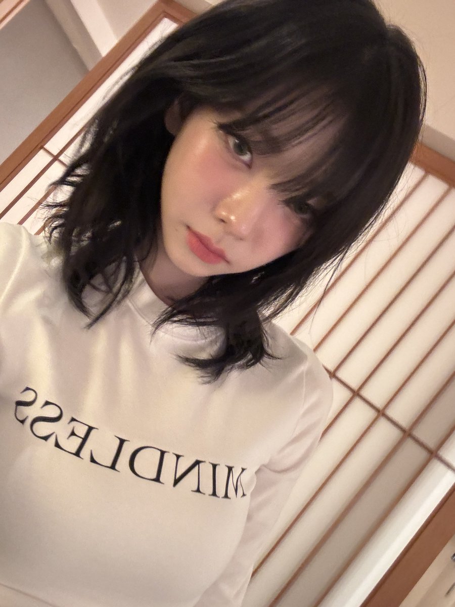 ujiminphoria's tweet photo. KARINA IS SO FINE https://t.co/QQHoqZRNtc