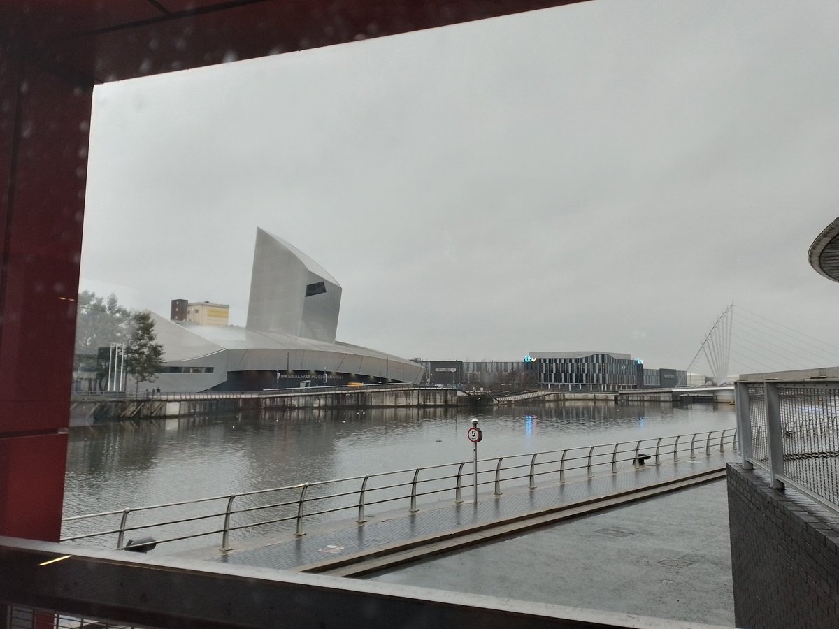 salfordyouth1's tweet image. A rainy Salford day but nice change of venue for today&apos;s meeting.   #CreativeNetworking @The_Lowry