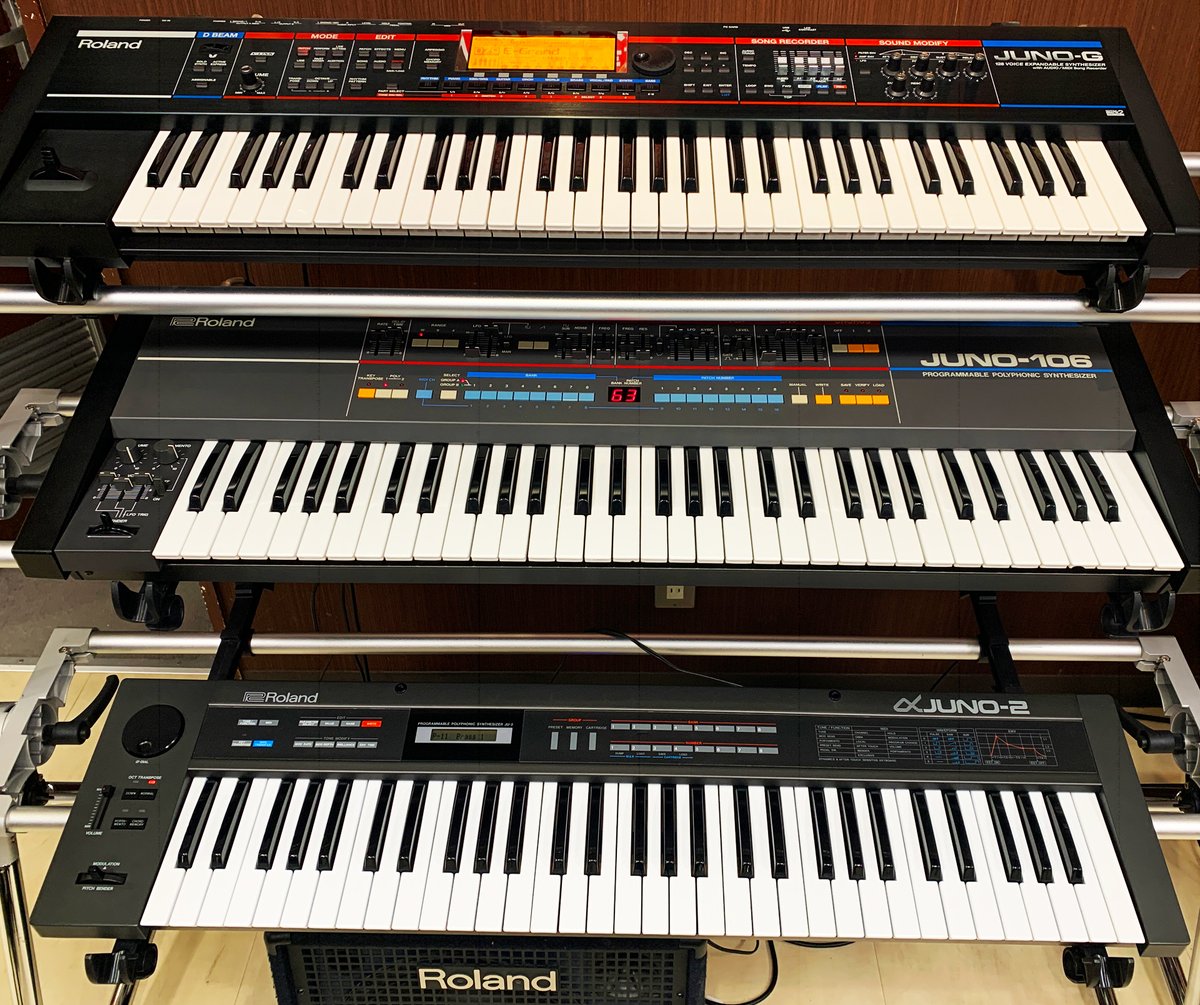 kenbando7's tweet image. とっても貴重なJUNO3兄弟👀
(三段スタンドめっちゃ映えてます📸)
こちらは全てリユース品ですが状態良好👏
鍵盤堂店頭にてお試し頂けます‼️🎧
#JUNO106 #αJUNO2 #JUNOG