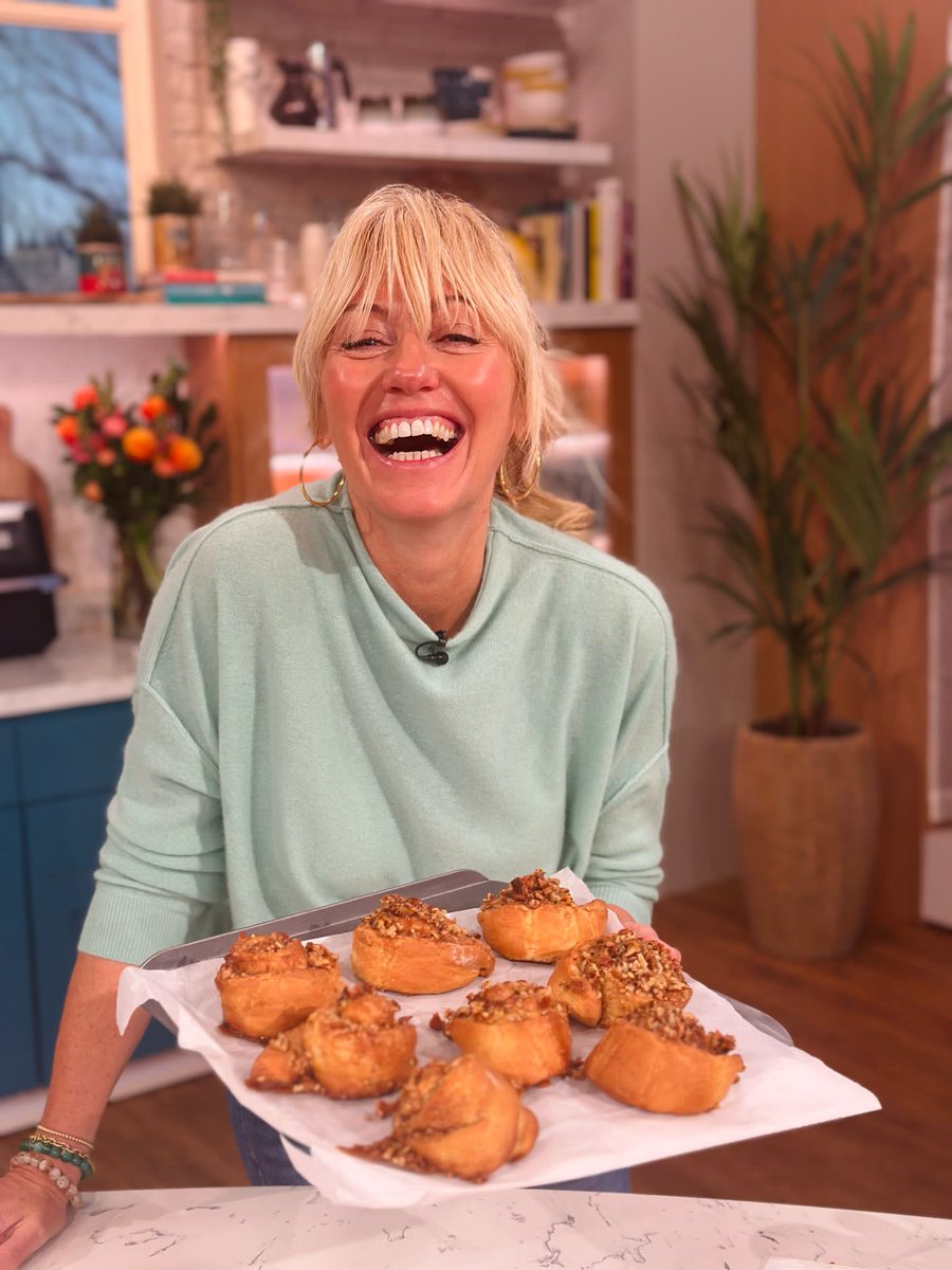 Clodagh McKenna (@clodaghmckenna) on Twitter photo Happy Monday Folks! š See you on <a href="/thismorning/">This Morning</a> <a href="/ITV/">ITV</a> at 11.40am, Iām making Sticky Cinnamon Pecan Buns. The recipe is up on my website (link below) and on <a href="/thismorning/">This Morning</a> app.
Top: bit.ly/4beR4Q8 (aff)
Earrings: bettyandbiddy.com/products/circuā¦
Recipe: clodaghmckenna.com/blog/sticky-ci⦠Happy Monday Folks! š See you on <a href="/thismorning/">This Morning</a> <a href="/ITV/">ITV</a> at 11.40am, Iām making Sticky Cinnamon Pecan Buns. The recipe is up on my website (link below) and on <a href="/thismorning/">This Morning</a> app.
Top: bit.ly/4beR4Q8 (aff)
Earrings: bettyandbiddy.com/products/circuā¦
Recipe: clodaghmckenna.com/blog/sticky-ciā¦