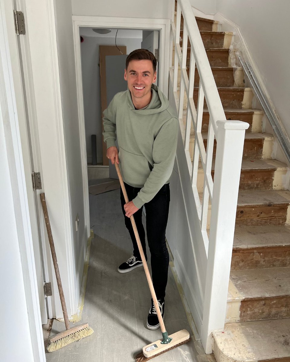 garrett_peers's tweet image. Not long left on this one... 💪🏻

Check out Chris giving the place a little tidy 🧹🤣

#propertytransformation #sharedaccommodation #sharedliving #sharedspaces #dublinhomes #dublinrealestate #propertyrenovation #hmo