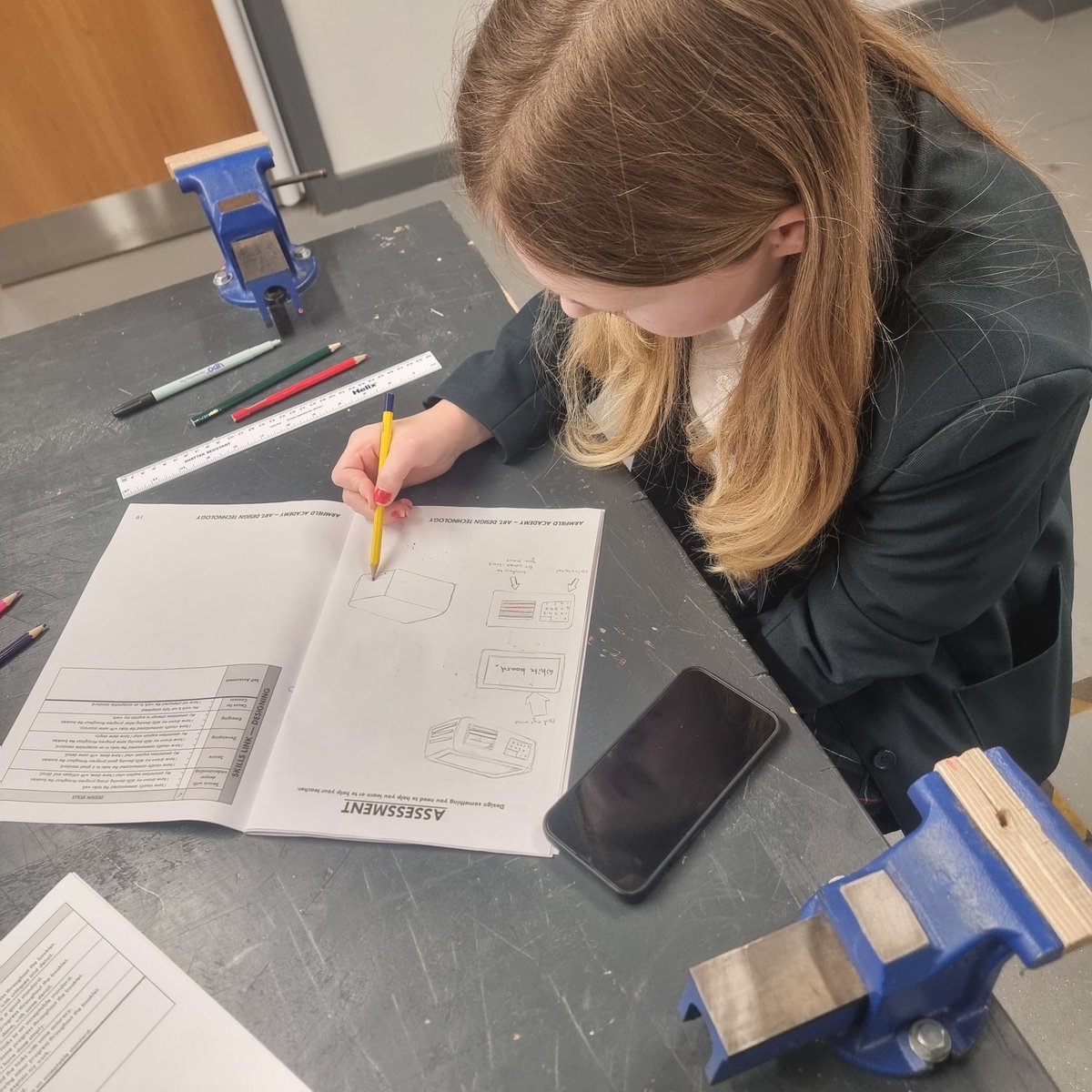 Year 10 working hard on their assessments for drawing skills. This is preparation for their GCSE coursework starting in June ✏️ 📝 ✍️ #artdesigntechnology