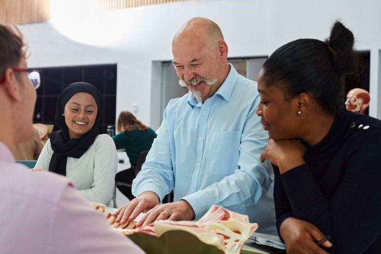 l_t_worc's tweet photo. As the theme of the 2024 UW Learning and Teaching Conference,  'A Community of Learning' will be explored through presentations, student lightning rounds, workshops and posters. Submissions are open until 15 March. https://t.co/h9pLMVnVrX https://t.co/RfPbbKRWiC