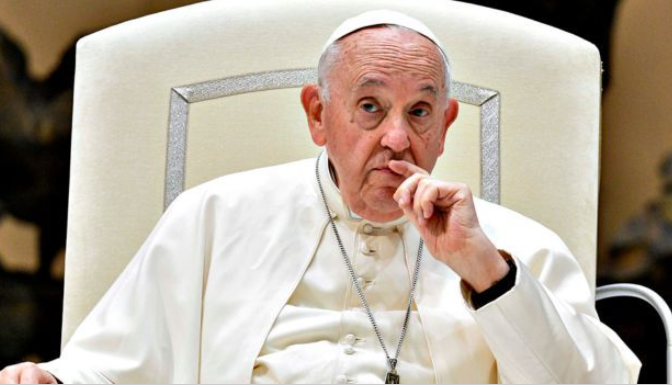 Pope Francis, head of the Roman Catholic church, has termed Africans as a special case when it comes to their acceptance of his stance on blessing LGBTQ+ couples. ebntv.co.ke/post/popefranc… #kenyakwisha #supermetro
