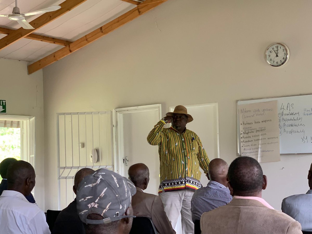 socialworkwomen's tweet photo. "Regai dzive shiri ,mazai haana muto."
- Hon.Chief Chikwakwa at our Values Clarification & Attitudes Transformation (VCaT) workshop with traditional leaders in Goromonzi, supported by @amplifyfund
#Culture #SafeguardingChildren #IWSW https://t.co/2LjySavPqw