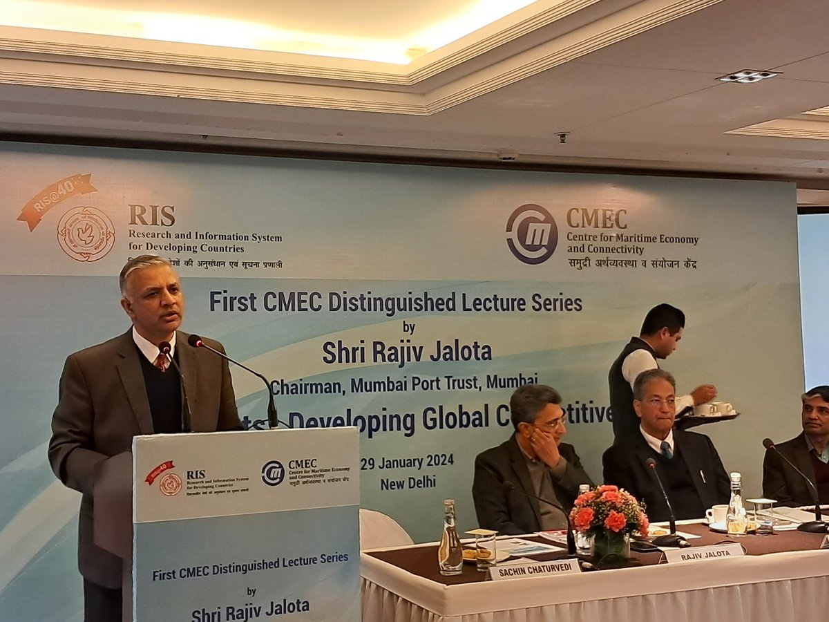 cmec_ris's tweet photo. #RedSeaCrisis has deepened and brought to forefront the importance of maritime sector for #GlobalEconony!
Prof.@Sachin_Chat , DG @RIS_NewDelhi , in his welcome address at 1st #CMEC #DistinguishedLectureSeries. https://t.co/FNovjKyZwF