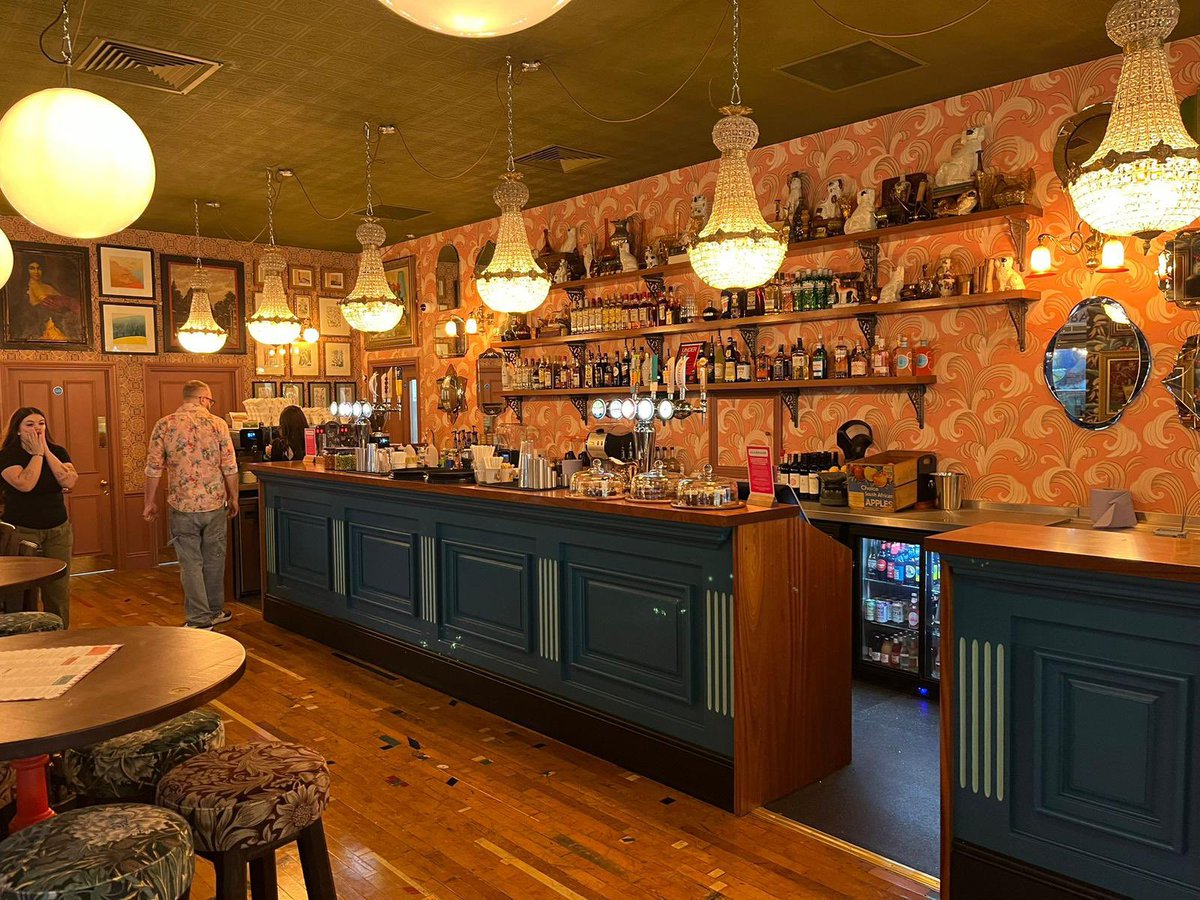 AlexReilley1's tweet photo. It’s another landmark day for @theLOUNGERS 
Today we’ve opened our 250th site (&amp; 211th Lounge) 🎉 🥳🍾
Pionero Lounge has opened in Rochdale at the heart of the Riverside Scheme.
We’ve come a long, long way since our 1st 10-table Lounge opened in 2002. 
#lovelounging #LGRS https://t.co/h6qqTbKRtV