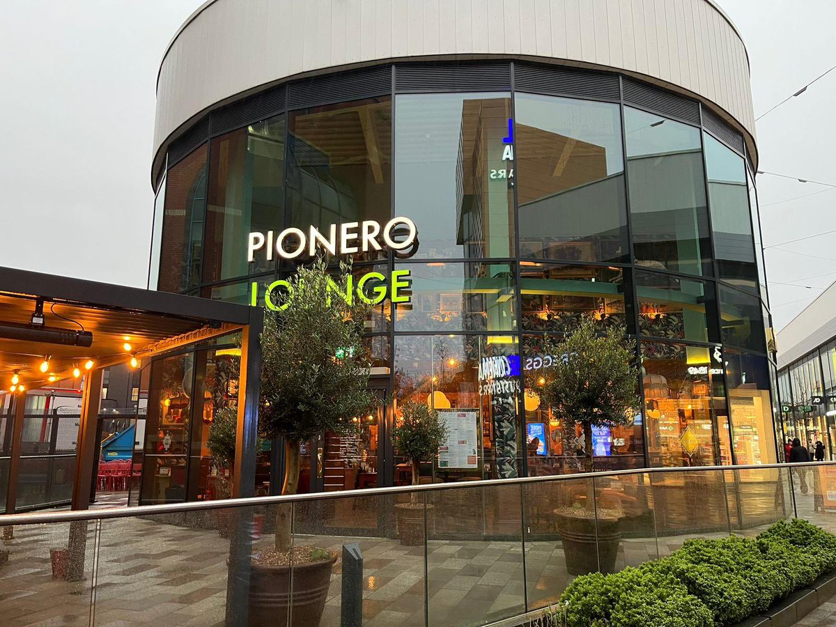 AlexReilley1's tweet photo. It’s another landmark day for @theLOUNGERS 
Today we’ve opened our 250th site (&amp; 211th Lounge) 🎉 🥳🍾
Pionero Lounge has opened in Rochdale at the heart of the Riverside Scheme.
We’ve come a long, long way since our 1st 10-table Lounge opened in 2002. 
#lovelounging #LGRS https://t.co/h6qqTbKRtV