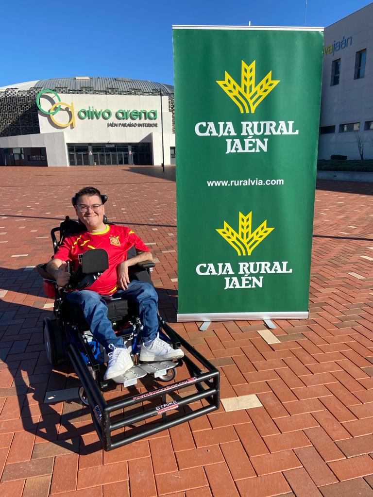 Alex28z's tweet photo. Gracias a esta ayuda podré seguir mejorando y compitiendo al máximo nivel en la disciplina que practico, puesto que he podido adquirir una silla strike force diseñada y homologada para la competición. https://t.co/sQlv3w56it