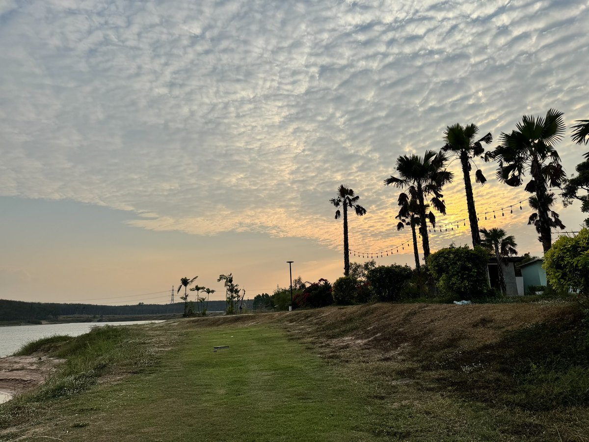 100000Rayong's tweet photo. นานๆมาที หาที่ลงซะหน่อย #อ่างเก็บน้ำดอกกราย https://t.co/Eu8HDpnBRr