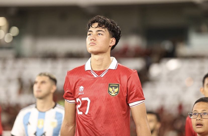 𝘾𝙤𝙣𝙘𝙡𝙪𝙨𝙞𝙤𝙣:

With Struick's contract running out, it becomes crucial for him to play some games and showcase his skills. 

• This is his opportunity to catch the attention of clubs and secure a good move or even extend his contract. 

• By performing at his best and