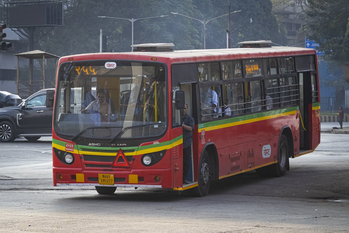 ASHOK LEYLAND BS-6 CNG BUS

BrihanMumbai Electric Supply and Transport’s (BEST) Ashok Leyland BS-6 CNG bus with body manufactured by Rex Coaches at JVPD Bus Station 

#bestbus #maharashtra #mumbai #ashokleyland #cng #cngbus #commuter #bombay #canon #photography #photo #bus