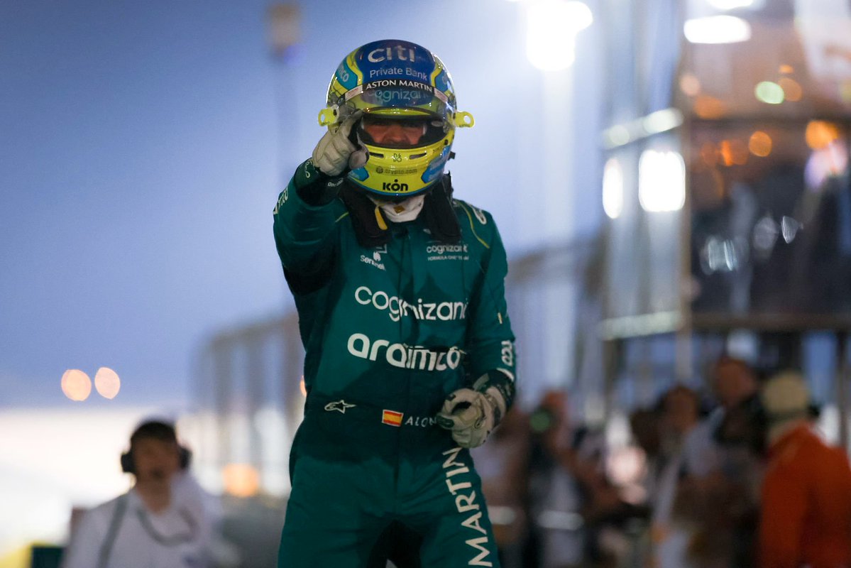 FormulaDirecta's tweet photo. 💥 Quedan exactamente 33 días para la carrera del Gran Premio de Bahréin.

😏 ¿Me puedes repetir ese numerín?

#F1 https://t.co/Eg7iKnQJjp
