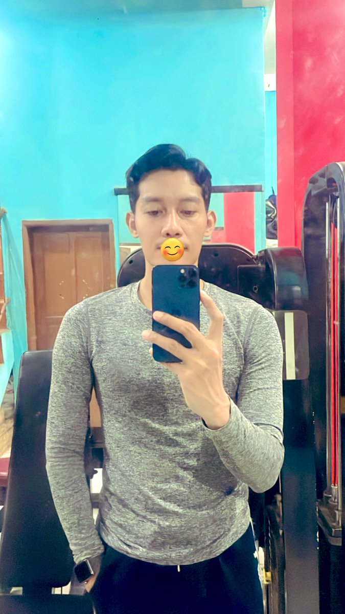 chal1007_'s tweet photo. Baju gym nya kek baju cewek hha sisa pake highwaist 🤣 #Gymbro #gymlife #makassar https://t.co/rPRXvnrCJY