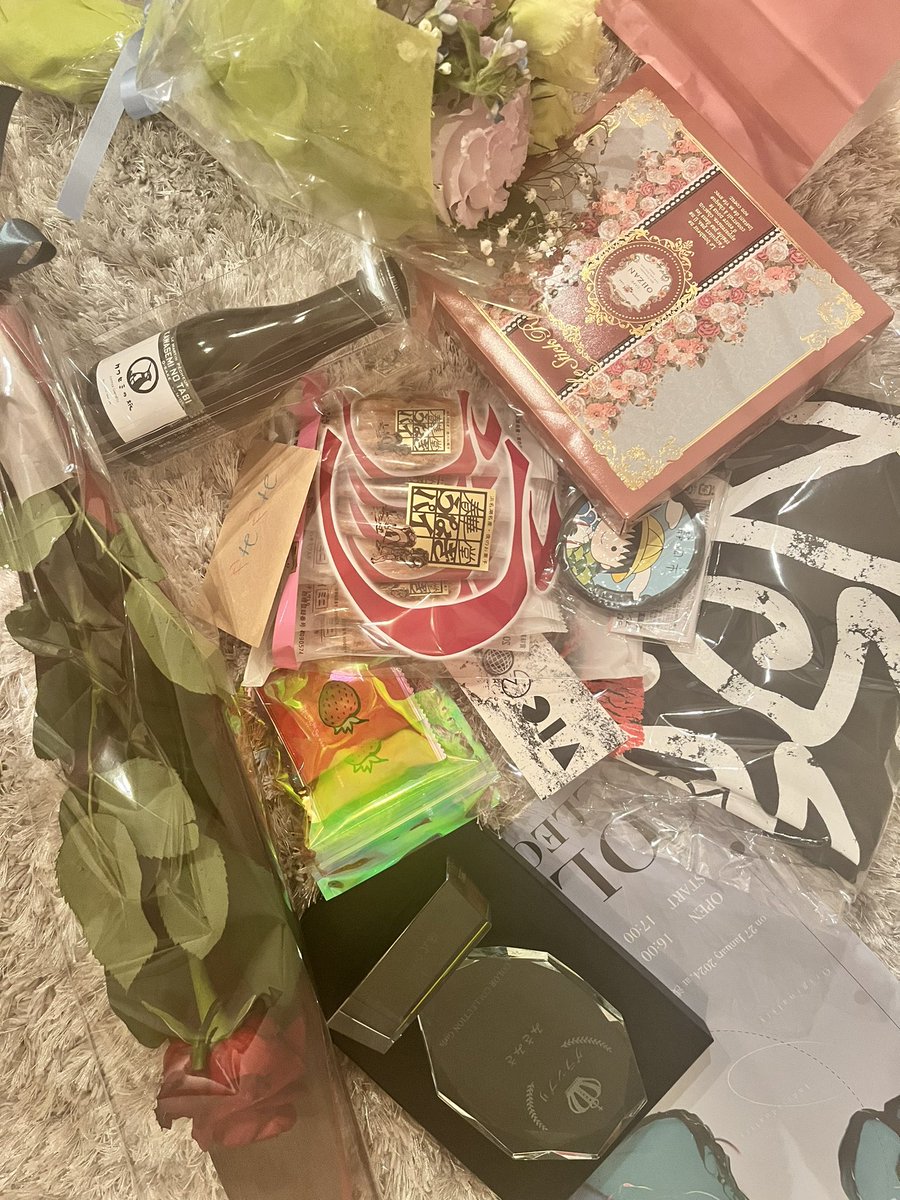 SpxGw's tweet photo. 映像出していいって( ¨̮ )

昨日は荷物片付けながら
思い出に浸ってました(*ˊˋ*)

スピーチは緊張して頭まっしろ……
気持ちが伝わるといいな🥹☺️

みんなに伝わりますようにーーーっ🌟

長いけど見てね( ¨̮ )
はむのスピーチお持ちの方急募(*｣´□`)｣

#COLORCOLLECTION 
グランプリありがとう💎.* https://t.co/KB6VUjG0Uf