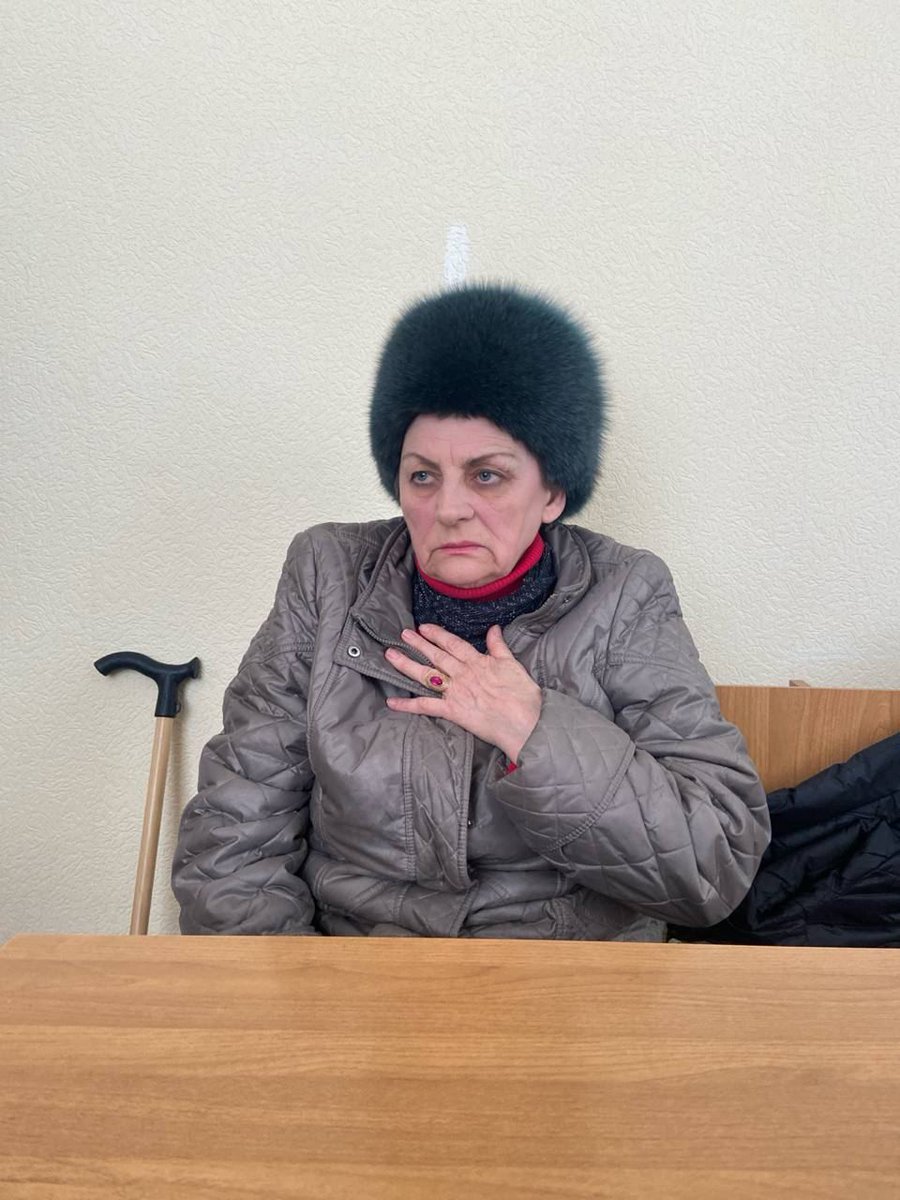 mediazzzona's tweet photo. 72-летнюю пенсионерку из Шахт отправили в колонию на 5,5 лет

Суд в Ростовской области назначил 72‑летней Евгении Майбороде 5,5 лет колонии. Ее обвинили в военных «фейках» и призывах к экстремизму из-за постов во «ВКонтакте». В последнем посте на 8 марта Майборода писала:

«Пусть очень скоро родные вернуться с полей битв и вновь воскреснет из казалось бы небытия мир, счастье, труд, любовь, достаток и процветание..! Пусть вместе с желто-блакитной Украиной сгинет страшная чума величавой орды и наконец моя Россия очеловечится, приобретет настоящее доброе милое светлое женское лицо..!»

Фото: Сетевые Свободы