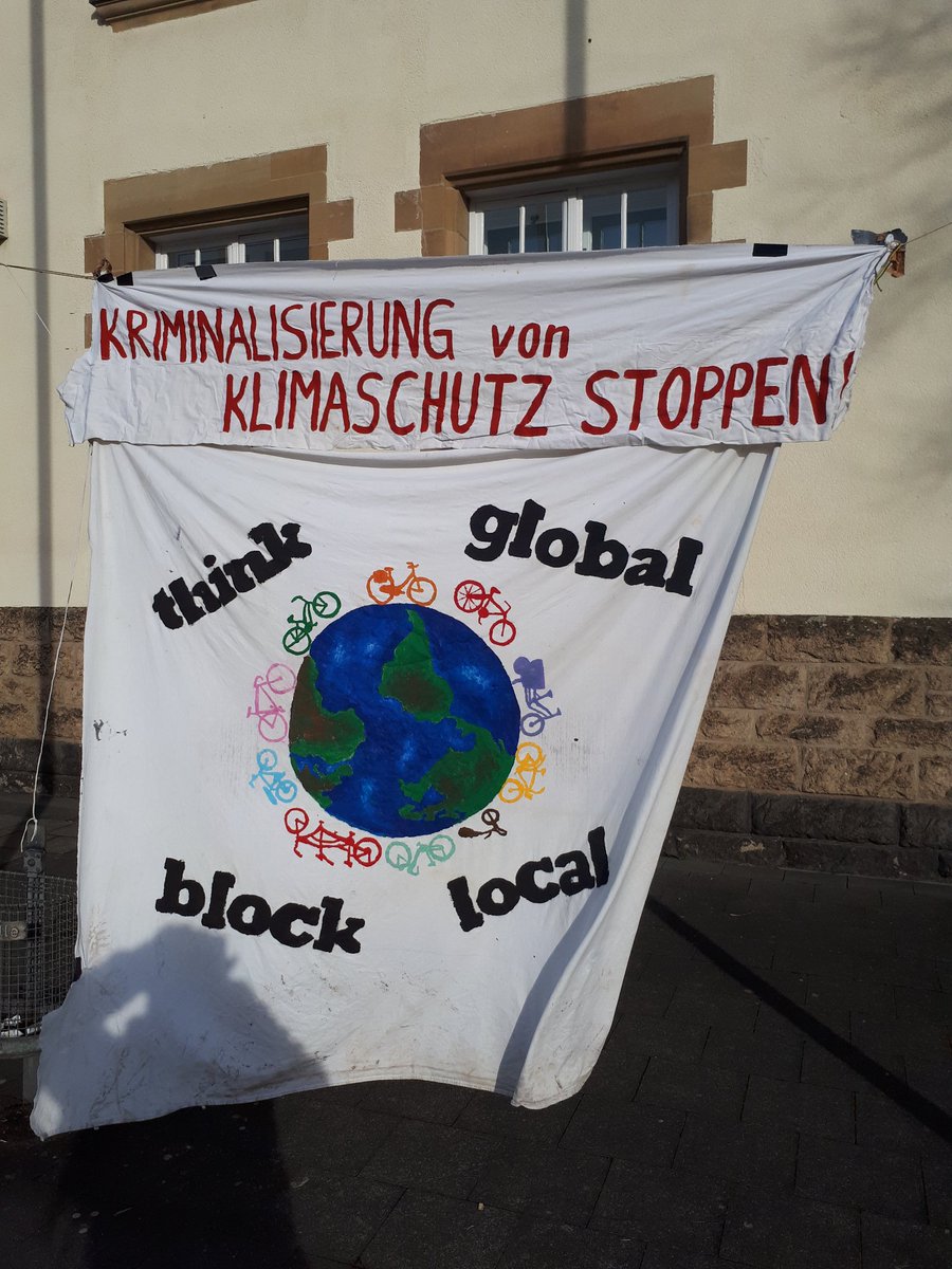 BlockNeurath's tweet image. Der Zeuge  sagt #BlockNeurath sei die einzige Störung in dem Jahr gewesen.  Weitere Informationen dazu gibt er nicht, weil die Personen im Gerichtssaal das zur Optimierung ihrer Aktionen nutzen könnten. Aber gerne doch! Draußen wird das Essen ist das Essen im Topf - kommt vorbei!