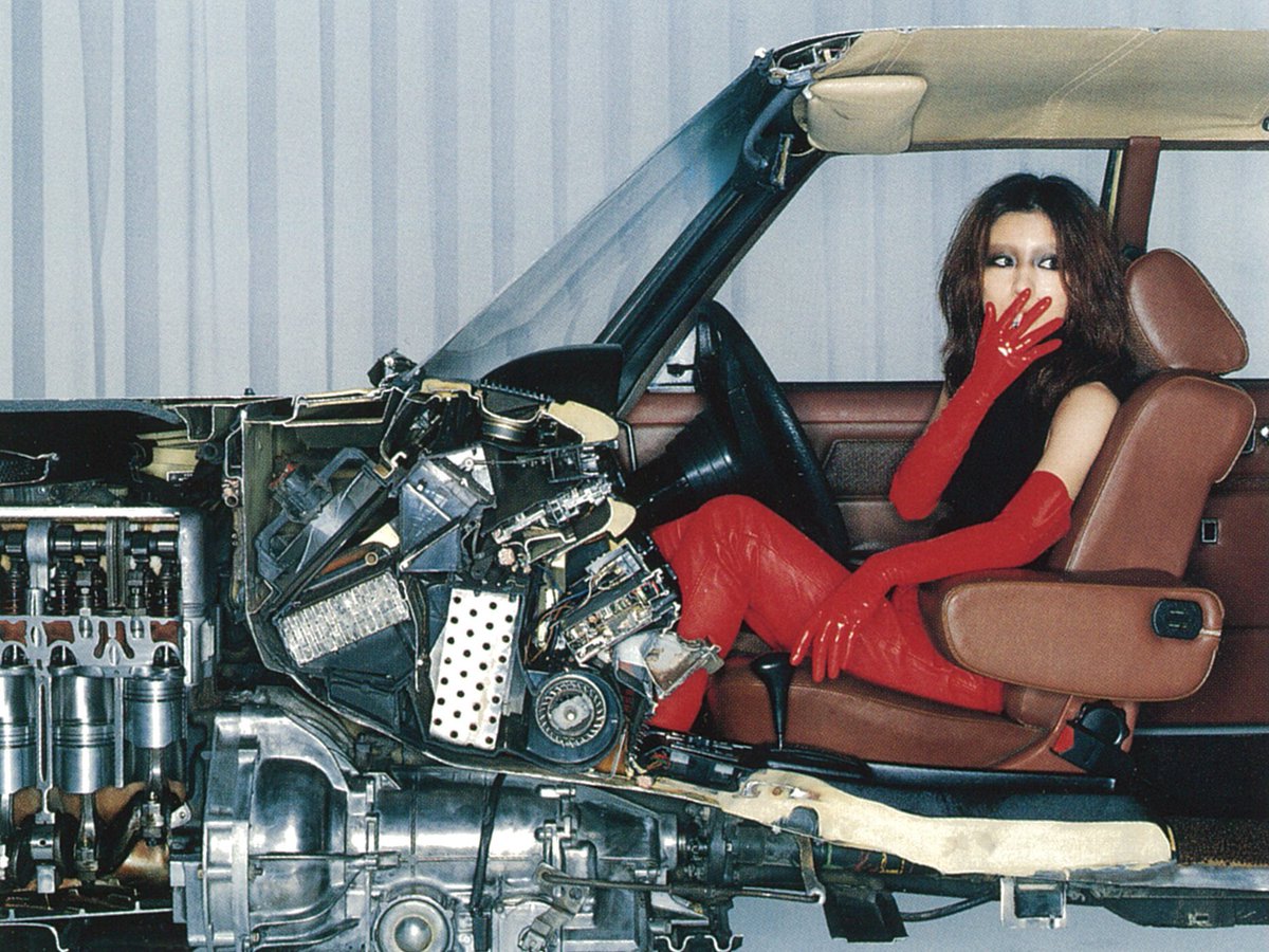 椎名林檎の｢罪と罰｣のジャケット(抜粋)より PVでも使われた真っ二