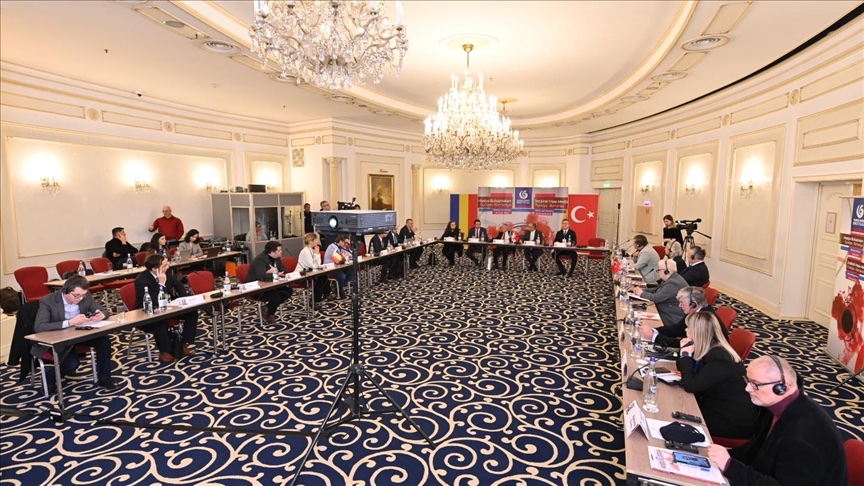 #BasındaBiz <a href="/anadoluajansi/">Anadolu Ajansı</a> 

Bükreş'te "Türkiye-Romanya Medya Buluşması" düzenlendi @yeebukres 

aa.com.tr/tr/dunya/bukre…