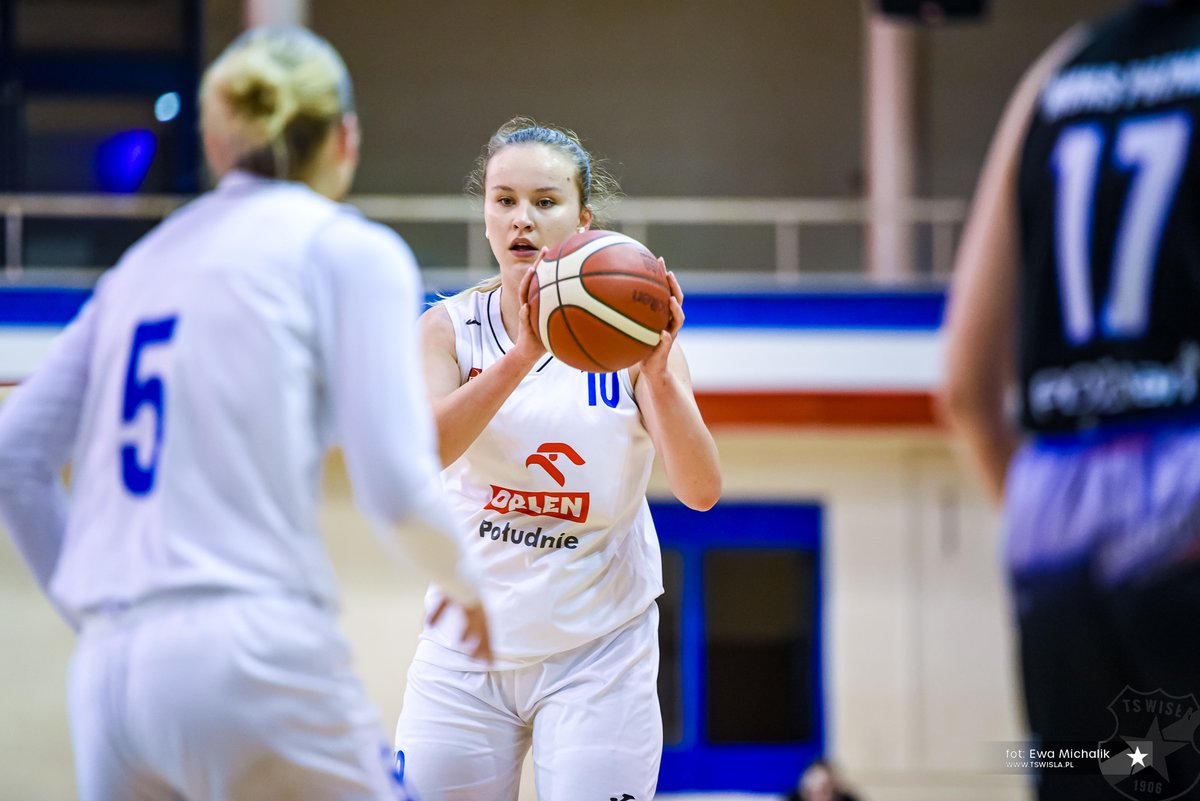 Wisła Basket (@wisla_basket) on Twitter photo 😍😍😍😍
Czyż nie pięknie prezentuje się galeria z ostatniego ligowego pojedynku Naszych koszykarek 🏀🏀
Tym bardziej, że 16 kolejkę kończymy zwycięstwem nad wymagającym przeciwnikiem z Poznania.
Takie obrazki zawsze miło oglądać 🤜🤛
<a href="/ORLENpoludnie/">ORLEN Południe</a> 😍😍😍😍
Czyż nie pięknie prezentuje się galeria z ostatniego ligowego pojedynku Naszych koszykarek 🏀🏀
Tym bardziej, że 16 kolejkę kończymy zwycięstwem nad wymagającym przeciwnikiem z Poznania.
Takie obrazki zawsze miło oglądać 🤜🤛
<a href="/ORLENpoludnie/">ORLEN Południe</a>
