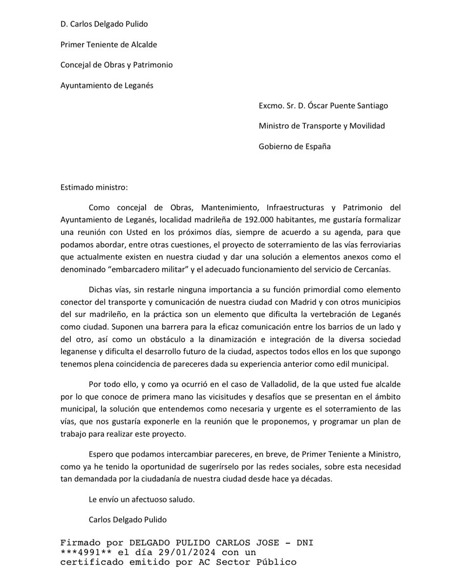 CarlosULEG's tweet photo. A su disposición @oscar_puente_  para hablar de Leganés. De 1er Teniente de alcalde y concejal de Obras del @AytoLeganes a Ministro de Transporte y Movilidad. Los vecinos estarán muy agradecidos de que puedan ver hechos ;-) al respecto. https://t.co/4r0BxBGo4g