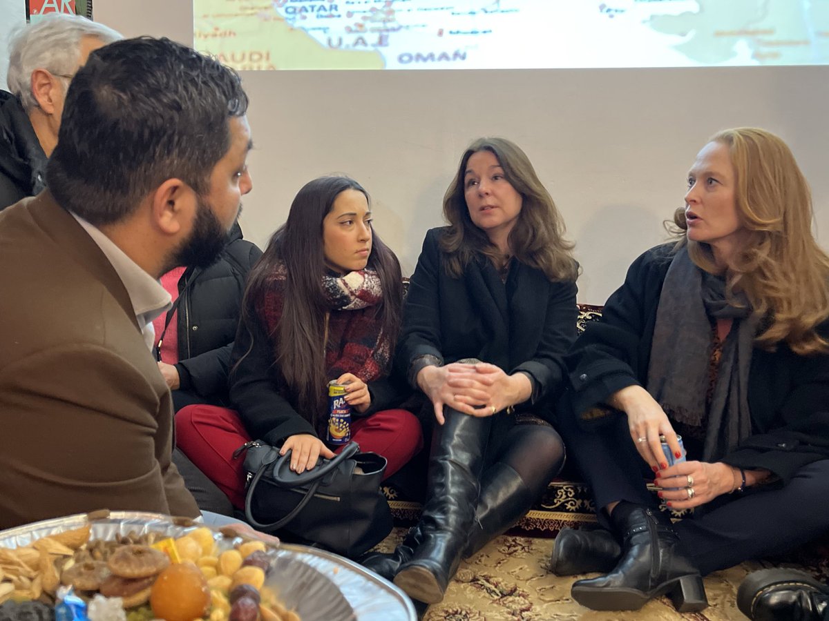 duhamel_vanessa's tweet photo. L’Afghanistan, pays dont on ne retient souvent que la partie obscure, oubliant un peu vite une richesse sur laquelle on s’attarde moins. Merci à l’association #ASCIA -et à son président Mohammad Amin Ahmadzai - qui promeut la solidarité, la culture et l’insertion des #Afghans pour la visite de cette riche exposition où nous avons pu découvrir parmi d’autres merveilles d’artisanat et d’Histoire, le travail photographique de Shokriya Raoufi, étudiante à l’université d’Herat avant la prise de pouvoir des Talibans.
#Fives #Lille