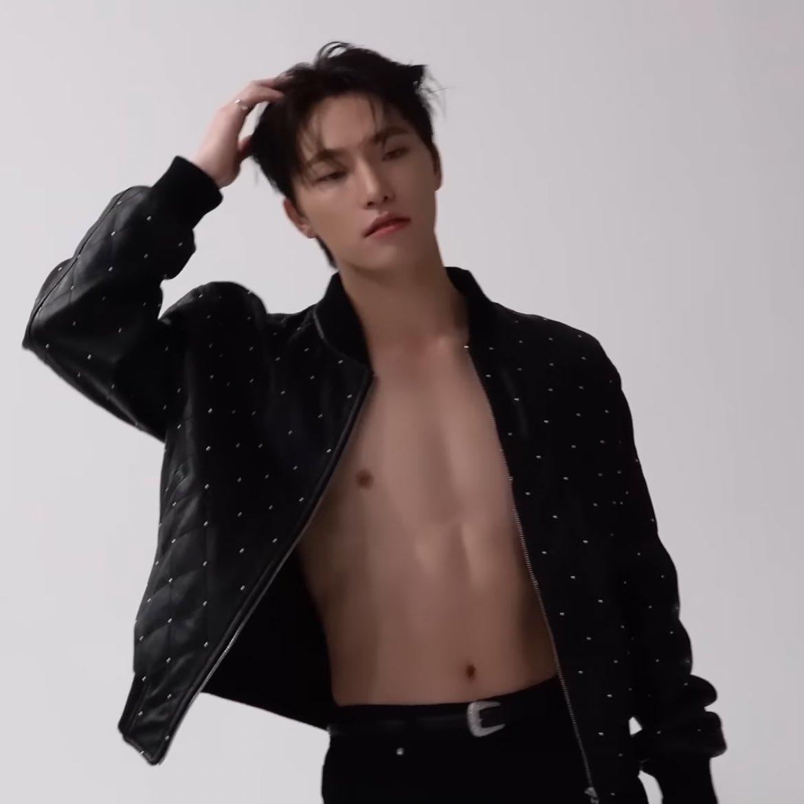 ljclooksdtls's tweet photo. this is how I die https://t.co/yJ52OQRCo8