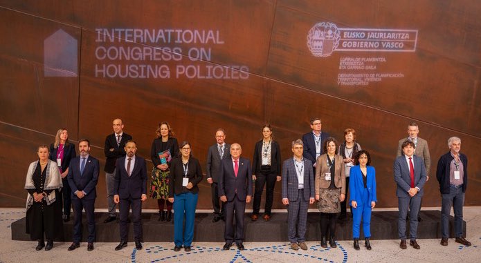 🏡El Congreso Internacional sobre Políticas de Vivienda #ICHP destaca la gestión de <a href="/iarriolal/">Iñaki Arriola</a> y la gobernanza de @EtxebizitzaEJGV, la edificación de #viviendasocial de alquiler y la movilización de vivienda vacía: políticas sociales para fortalecer los derechos de la ciudadanía.