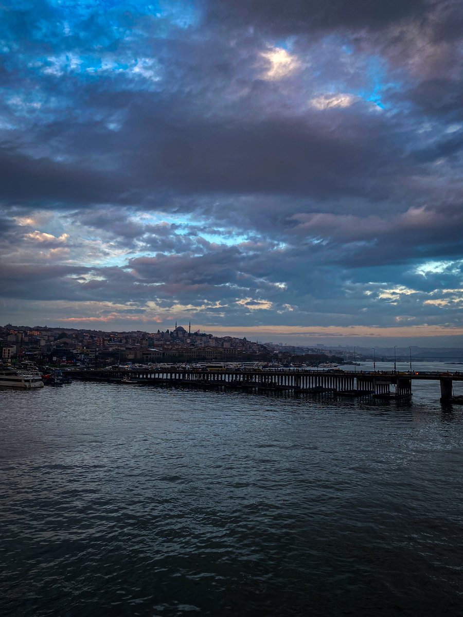 munhibhasan's tweet photo. Clouds in Istanbul 💯☁️
Follow for follow!!
#clouds #Istanbul #istanbulview #sunsetphotography #photograph #photography #photooftheday #view https://t.co/UsqubbnklI