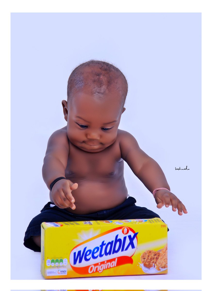 keshmediapro's tweet photo. Love starting your day with @weetabix  Hey @weetabix, have you considered making "The Boy" your ambassador? 🤔 His unique approach to enjoying Weetabix #enjoying_paka_kuwulira_bubi
@BigEyeUG #model #treddy #FilmfareAwards2024
 #WeetabixAmbassador https://t.co/fdBOzoveuc