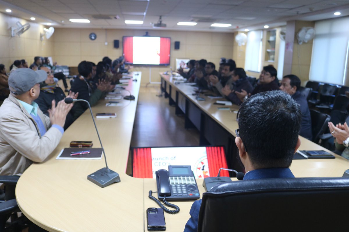 brlps_jeevika's tweet photo. Bidding adieu with ingenuity!
Mr. @Rahulkumar_IAS, culminating his tenure as CEO @brlps_jeevika, inaugurates the CEO dashboard to meticulously oversee the organization's interventions through a sophisticated application. A visionary departure for sustained impact! https://t.co/fzkoQRJs0U