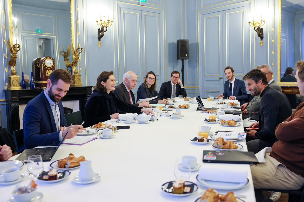 Amélie Oudéa-Castéra (@aoc1978) on Twitter photo Ce matin avec Michel Cadot et Tony Estanguet pour évoquer, comme chaque semaine, les préparatifs des Jeux de <a href="/Paris2024/">Paris 2024</a>.
A moins de 6 mois des #JOP2024, nous sommes dans la dernière ligne droite, en équipe et avec l’exigence nécessaire pour livrer un événement exemplaire. Ce matin avec Michel Cadot et Tony Estanguet pour évoquer, comme chaque semaine, les préparatifs des Jeux de <a href="/Paris2024/">Paris 2024</a>.
A moins de 6 mois des #JOP2024, nous sommes dans la dernière ligne droite, en équipe et avec l’exigence nécessaire pour livrer un événement exemplaire.