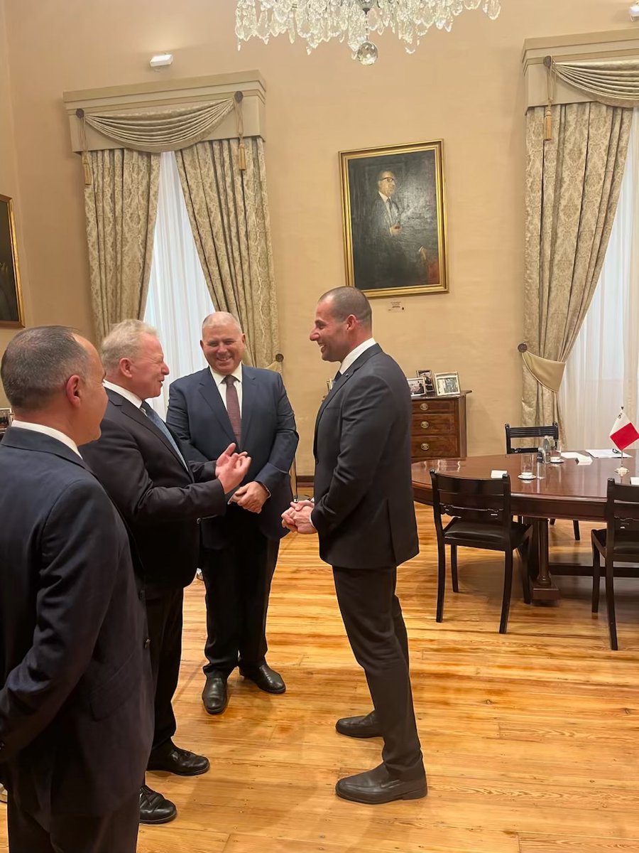 Thank you, Prime Minister <a href="/RobertAbela_MT/">Robert Abela</a> for your kind welcome to Malta 🇲🇹; I am honoured to meet you at L'Auberge de Castille.
I look forward to a frank exchange on the challenges and opportunities for the farmers of Malta - and how we can work together to support their future.