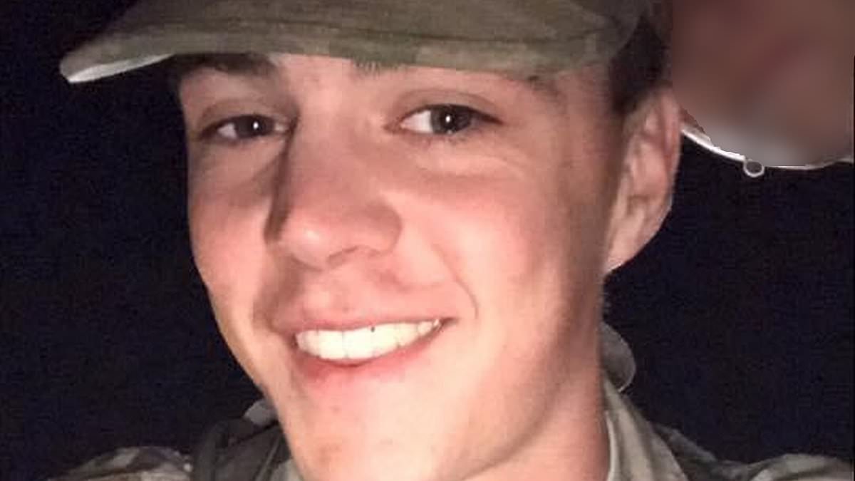 DailyMail's tweet photo. Veteran Joshua Duncan miraculously survives shooting himself in the face with a shotgun and almost drowning in his own blood after he spiralled into depression when he was booted out of the army https://t.co/TtiptKspmG https://t.co/6V0SXWk0YH