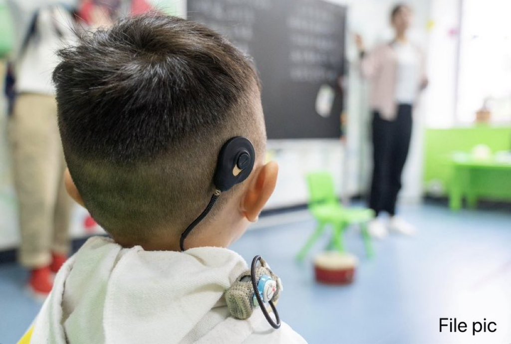 QinduoXu's tweet photo. Chinese scientists have helped five children who were born deaf to gain hearing via gene therapy. Clinical trials at a hospital in Shanghai since 2022, involving the injection of an inactive virus carrying the functioning gene, have been proven to be safe and successful. https://t.co/ORbmnGqjZX