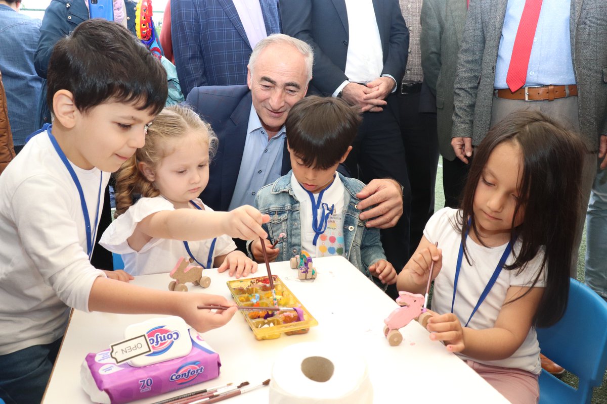 Gorguluoglu28's tweet photo. En güzel bağ sevgidir.
Sevgi birleştirir,
Sevgi güzelleştirir.❤️😊 https://t.co/NILEBbWLbz