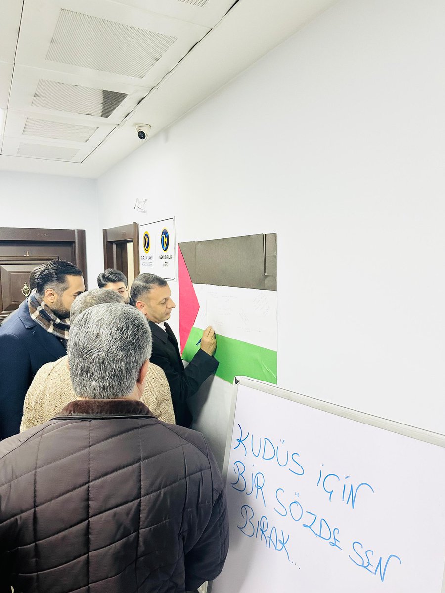 melihdenizbv's tweet photo. AK Parti Belediye Başkan Adayı Av. @MehmetSalihAYD4 ve ekibi vakfımıza ziyarette bulundu. Ziyaretinden dolayı kendisine teşekkür ederiz. https://t.co/rheMgGorZm