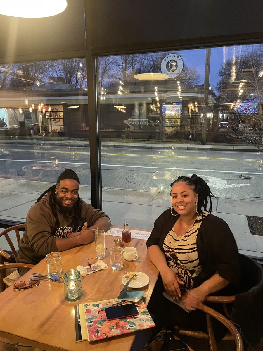ShortiShortkut's tweet photo. Finally checked out #rootandbone and it did not disappoint. The fried chicken was 🔥🔥🔥🔥 https://t.co/eUOt0JFES6