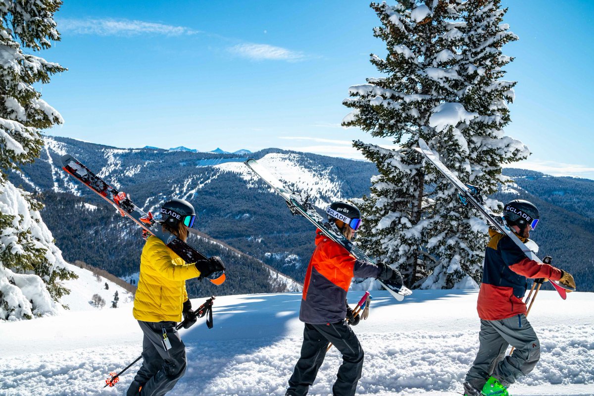 Ein Tag auf der Skipiste kann schnell zur Materialschlacht werden. ⛷ Ein Grund mehr auf mobiles Bezahlen umzustellen und das Portemonnaie bequem zuhause zu lassen. 💳📲 Wir zeigen Dir wie es funktioniert: mstr.cd/3hXIAD7 #MobilesBezahlen #Mastercard #AbaufdiePiste