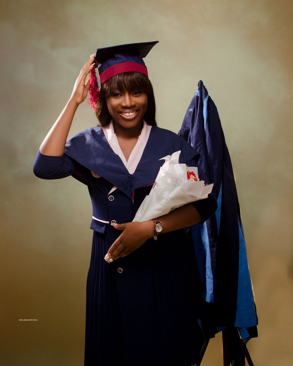 sobechiii's tweet image. From student to graduate, the journey was worth it! Proudly donning my cap and gown! 🎓🥳

#Classof2022
 #oouconvocation