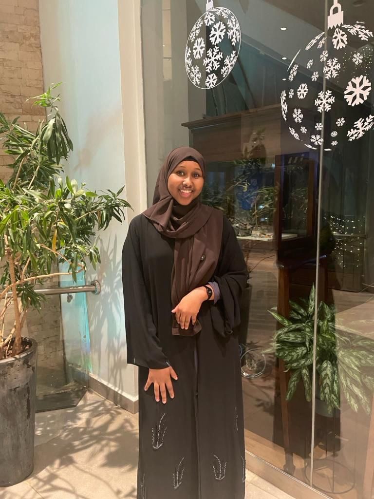 My sister, Rayaan Hassan Amiin aged 15, is missing since yesterday morning at 6am. Please share and help us locate her. @Honeyfarsafi @UdgoonSiyad @missyHaroona @UmmiMBashir @ahmednasirlaw @SadamNoor12