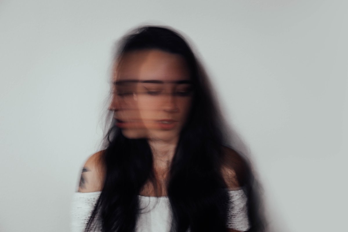 🫨 How do we know what we feel? In a new publication 📰I argue that understanding our emotions entails much more ambiguity than dominant theories assume. It is out in an edited volume on co-experiencing emotions with <a href="/EPSSE1/">EPSSE</a> edited by <a href="/MaibomHeidi/">Heidi Maibom</a> 
🧵1/9 
passion-journal.org/article/view/1…