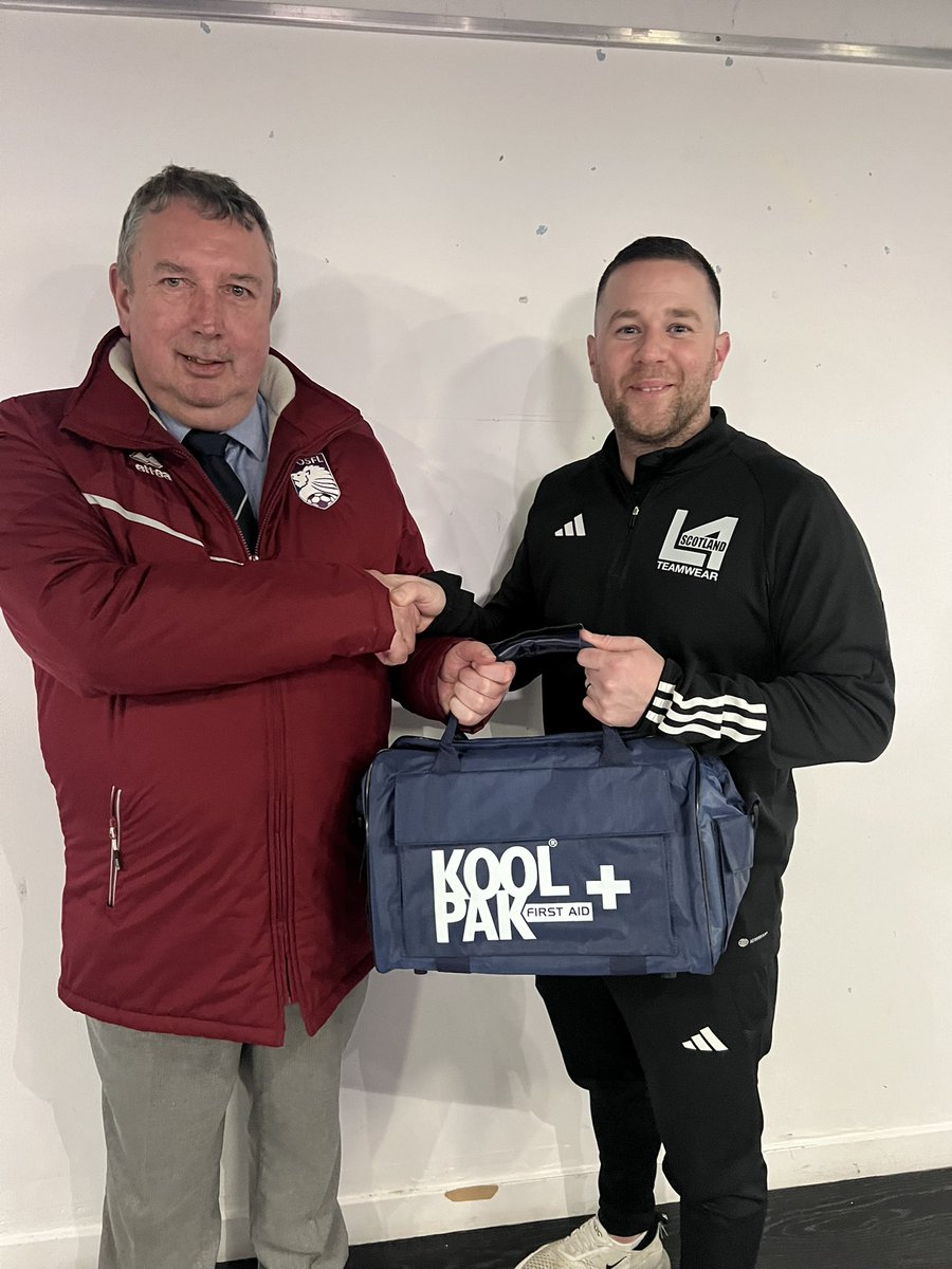 L4Scotland's tweet photo. Along tonight at West of Scotland Football League meeting to present First Aid Bags to those teams who have successfully passed their first aid.  ⛑️ ⚽️ https://t.co/X3BI9GWkgz