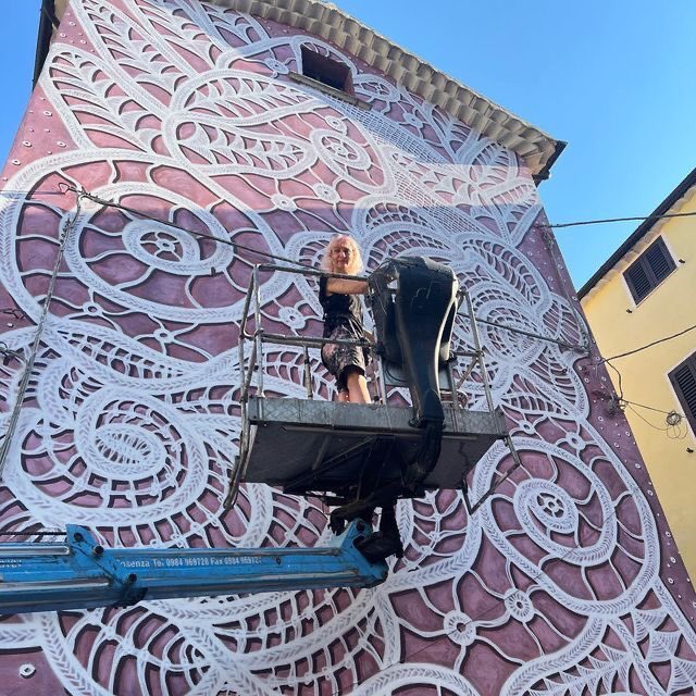 NeSpoon Polish Street artist who covers walls in delicate lacy patterns. She travels the world creating work that is not only beautiful but aesthetically pleasing. Some street art I find aggressive but this is stunning. The artist is at work in picture four